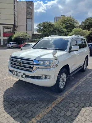 Toyota Land Cruiser 4.6 V8 AX G Selection 2016 White