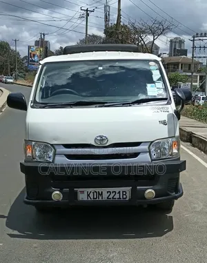 Toyota HiAce 2016 White