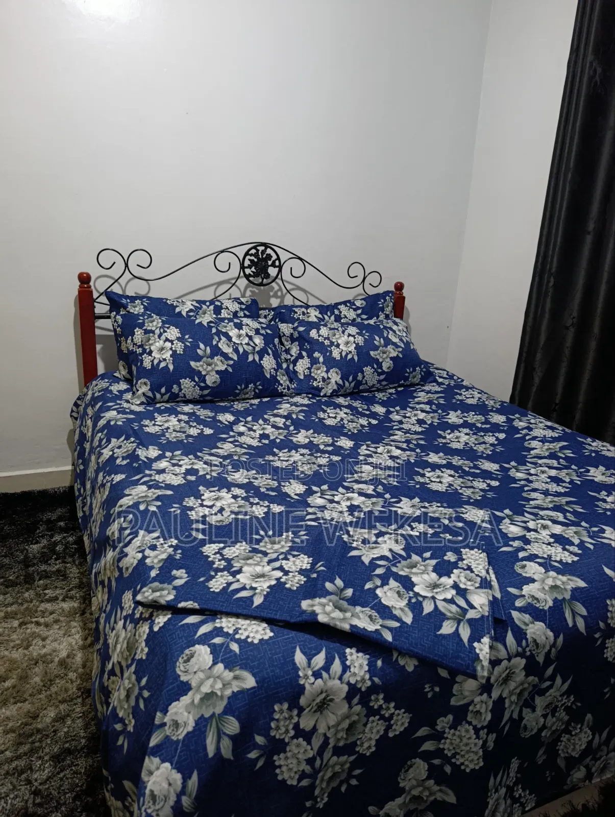 2 Blue Flowered King-Size Bedsheets With 4pillow Cases