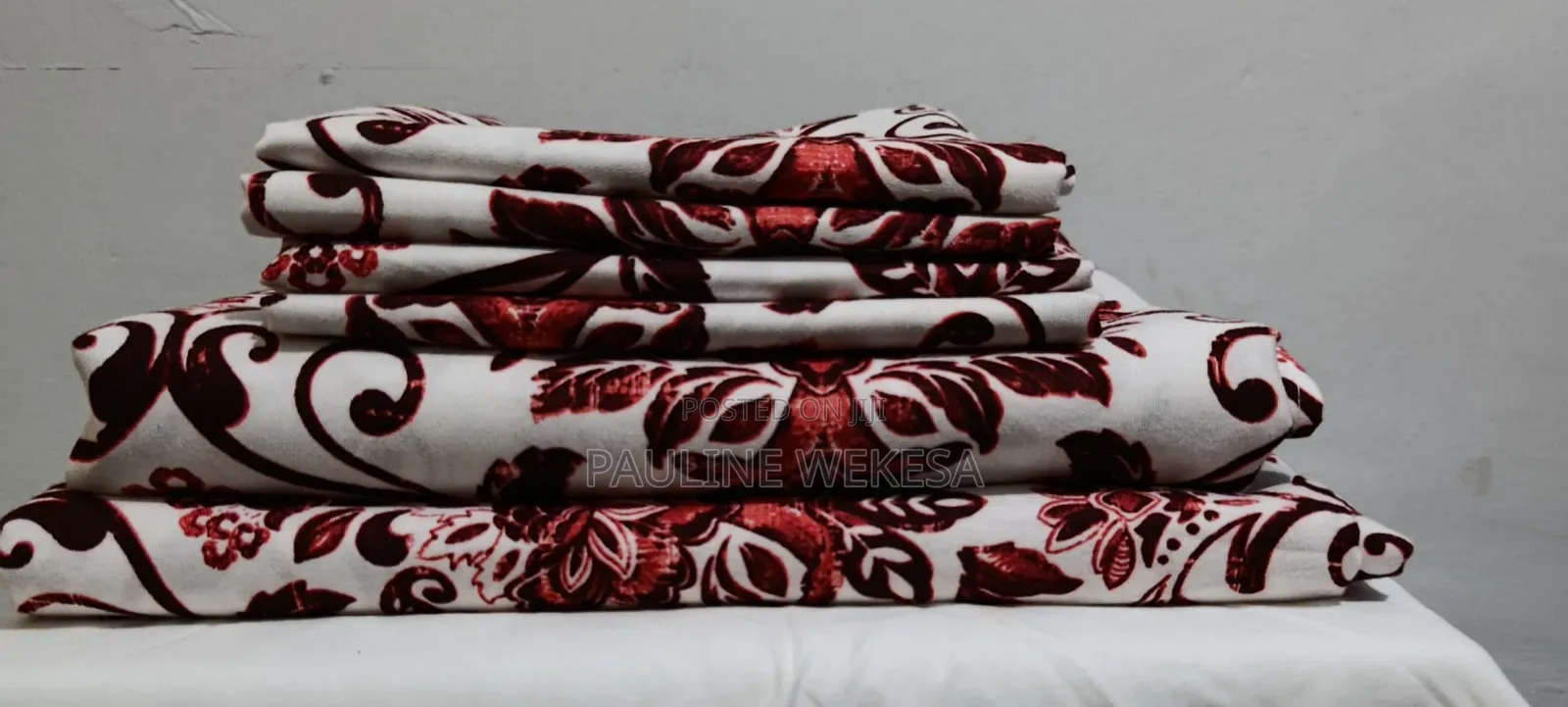 2 Red-Flowered King Size Bedsheets With 4pillow