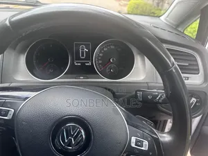 Volkswagen Golf Variant 2017 White