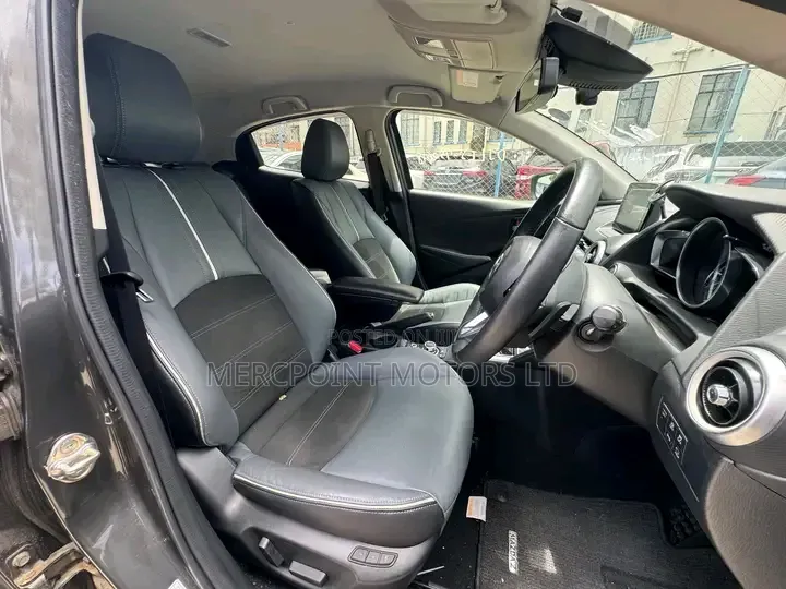 Mazda 2 2020 Gray