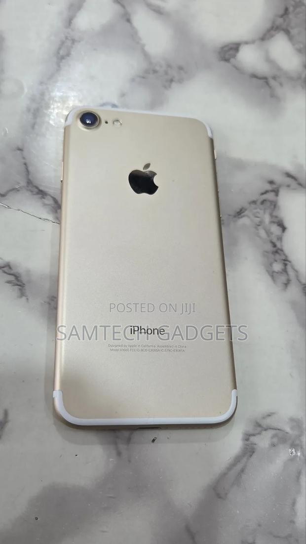 Apple iPhone 7 32 GB Silver - main view