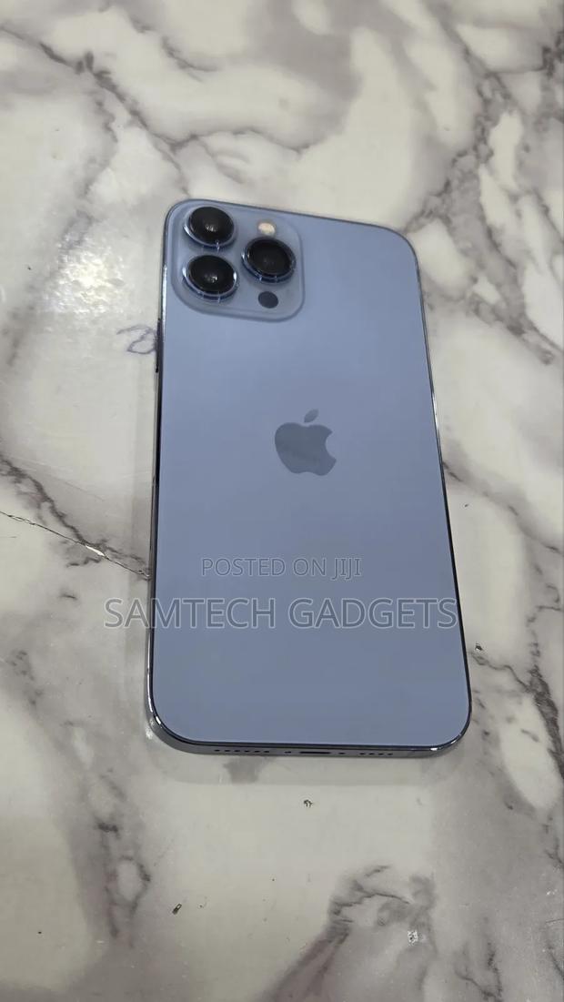 Apple iPhone 13 Pro Max 256 GB Blue - main view