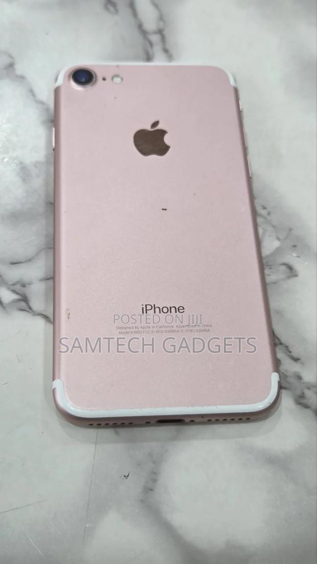 Apple iPhone 7 32 GB Gold - main view