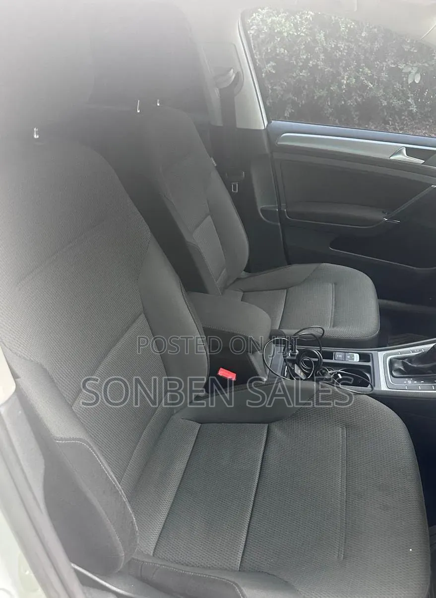 Volkswagen Golf Variant 2017 White