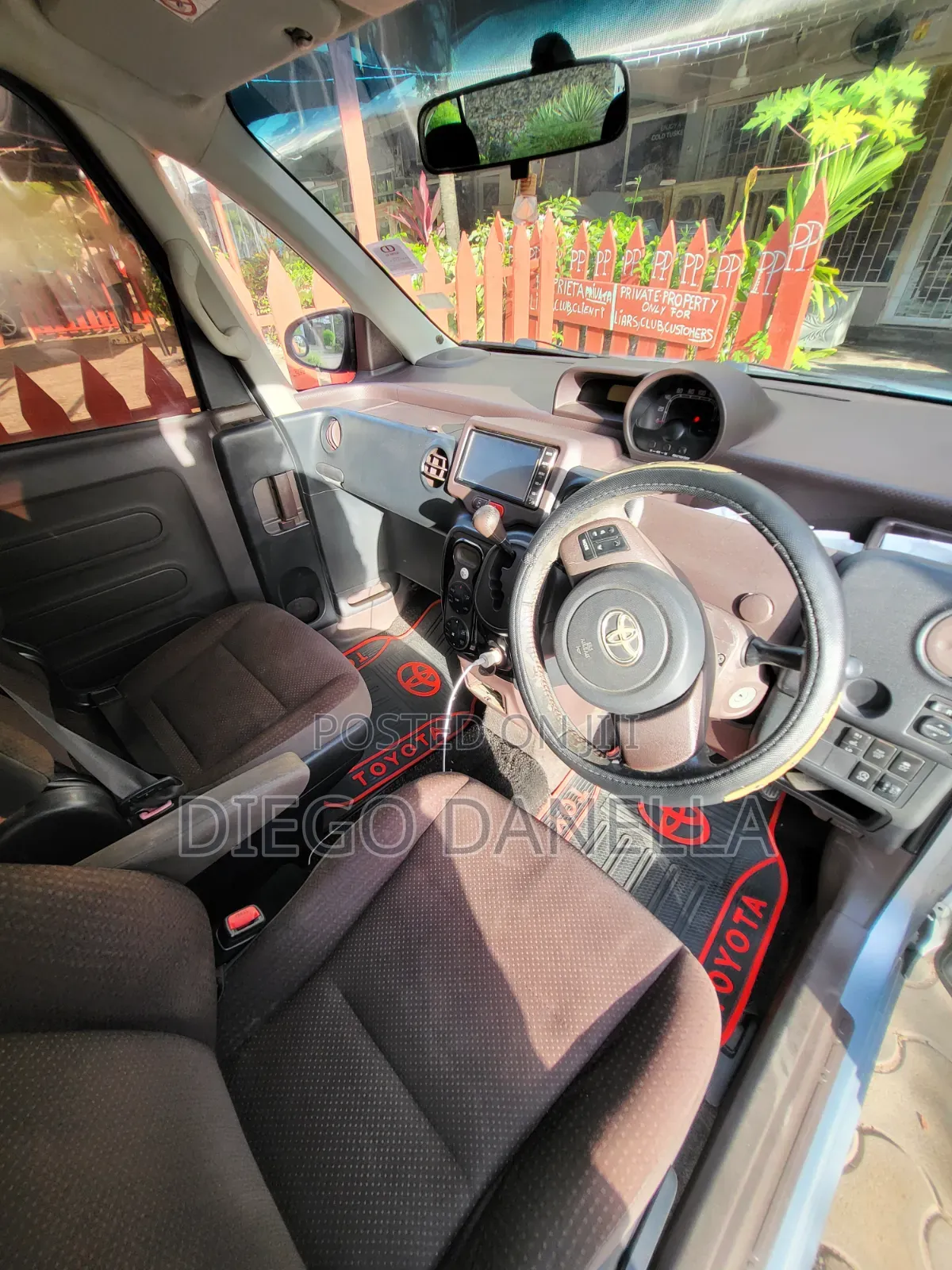 Toyota Spade 2012 Blue