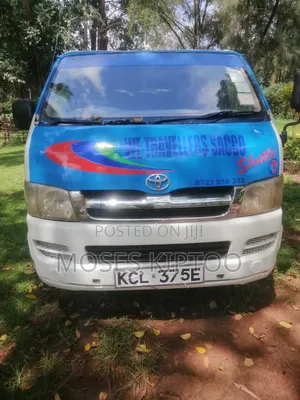 Toyota HiAce 2010 White