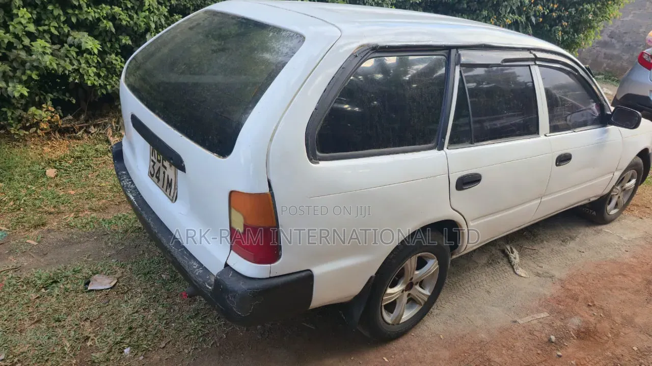 Toyota Corolla 2002 White
