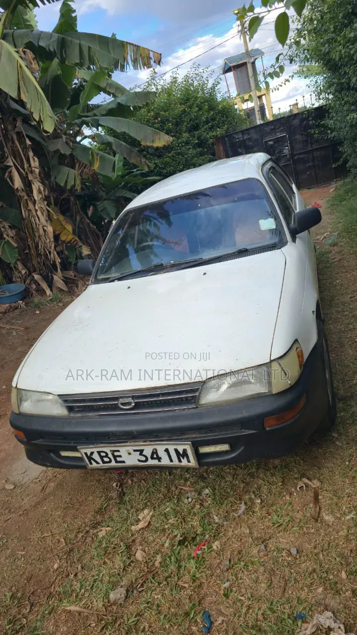 Toyota Corolla 2002 White