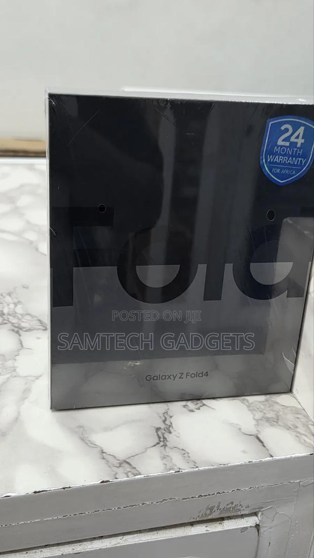 New Samsung Galaxy Z Fold4 512 GB Blue