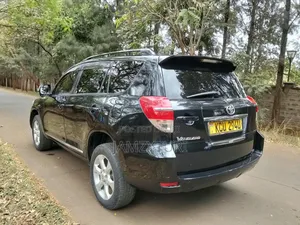Toyota Vanguard 2012 Silver