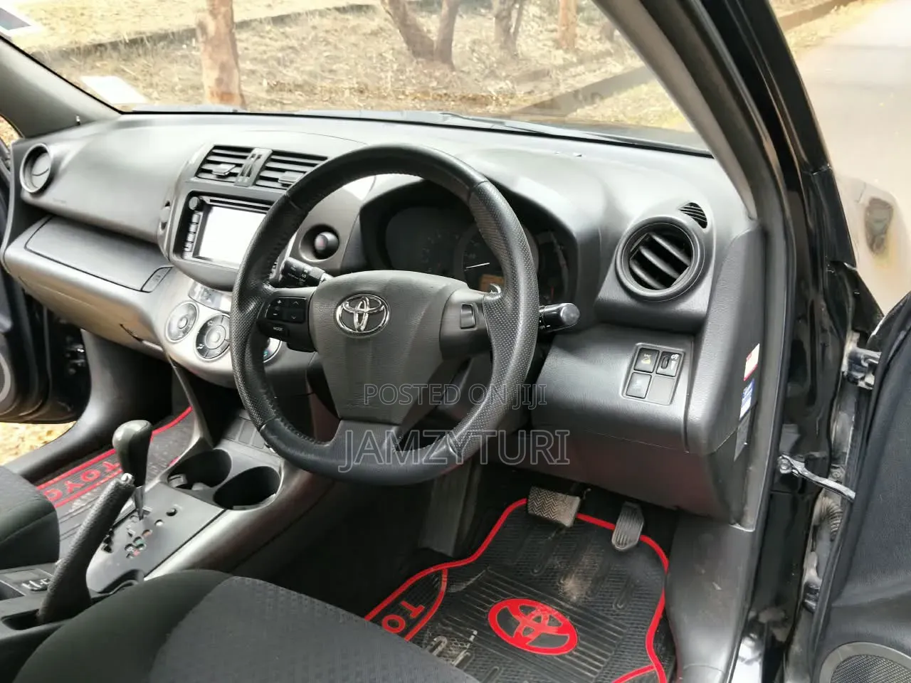 Toyota Vanguard 2012 Silver