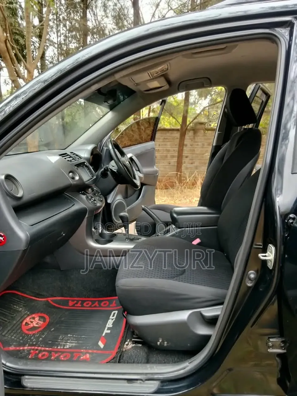 Toyota Vanguard 2012 Silver