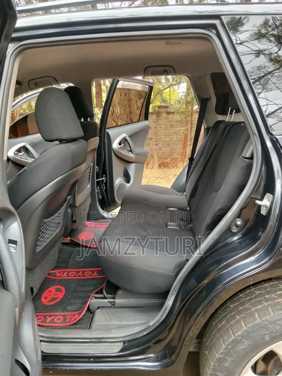 Toyota Vanguard 2012 Silver