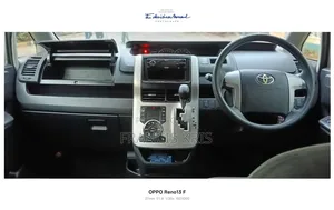 Toyota Noah 2012 Silver