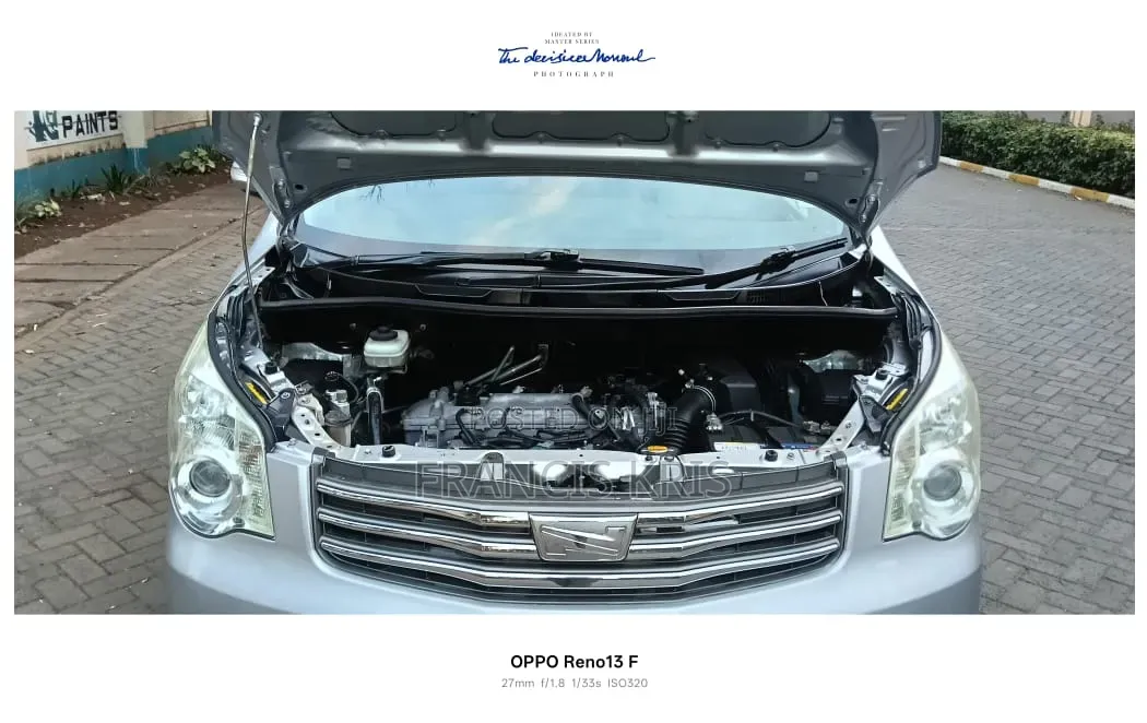 Toyota Noah 2012 Silver