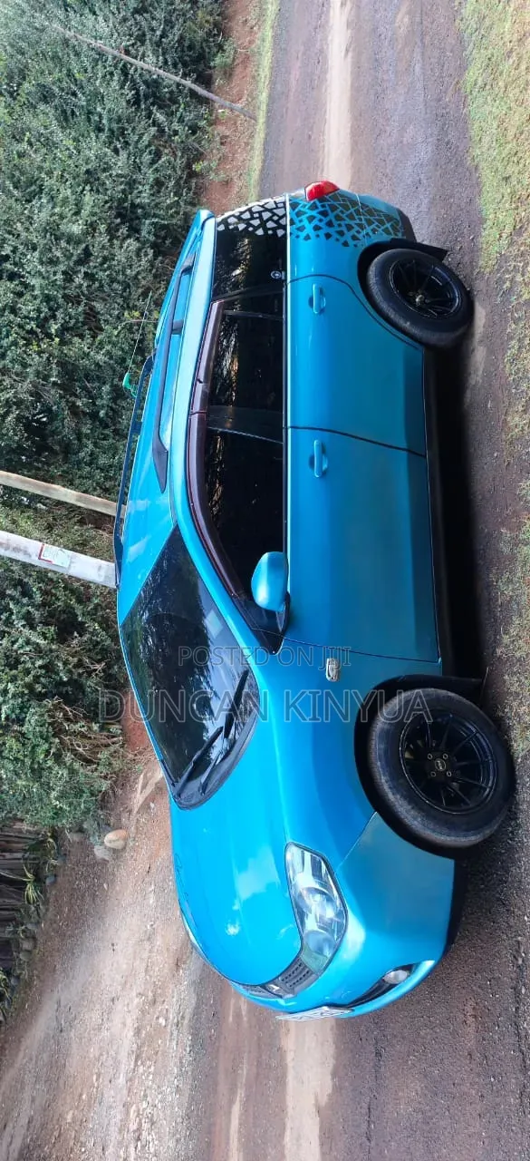 Nissan Wingroad 2011 Blue