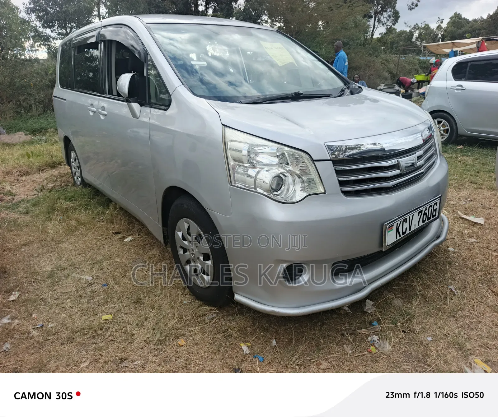 Toyota Noah 2012 Silver