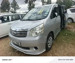 Toyota Noah 2012 Silver