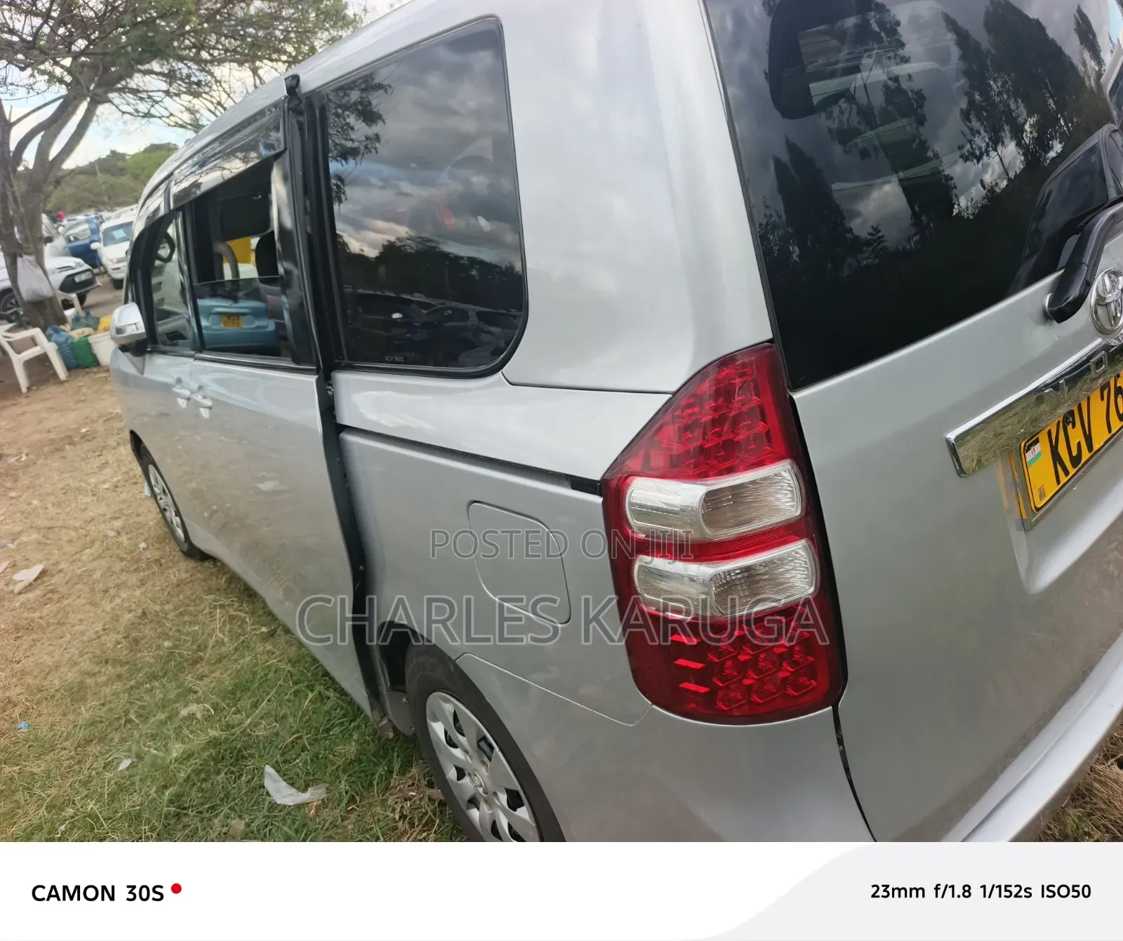 Toyota Noah 2012 Silver