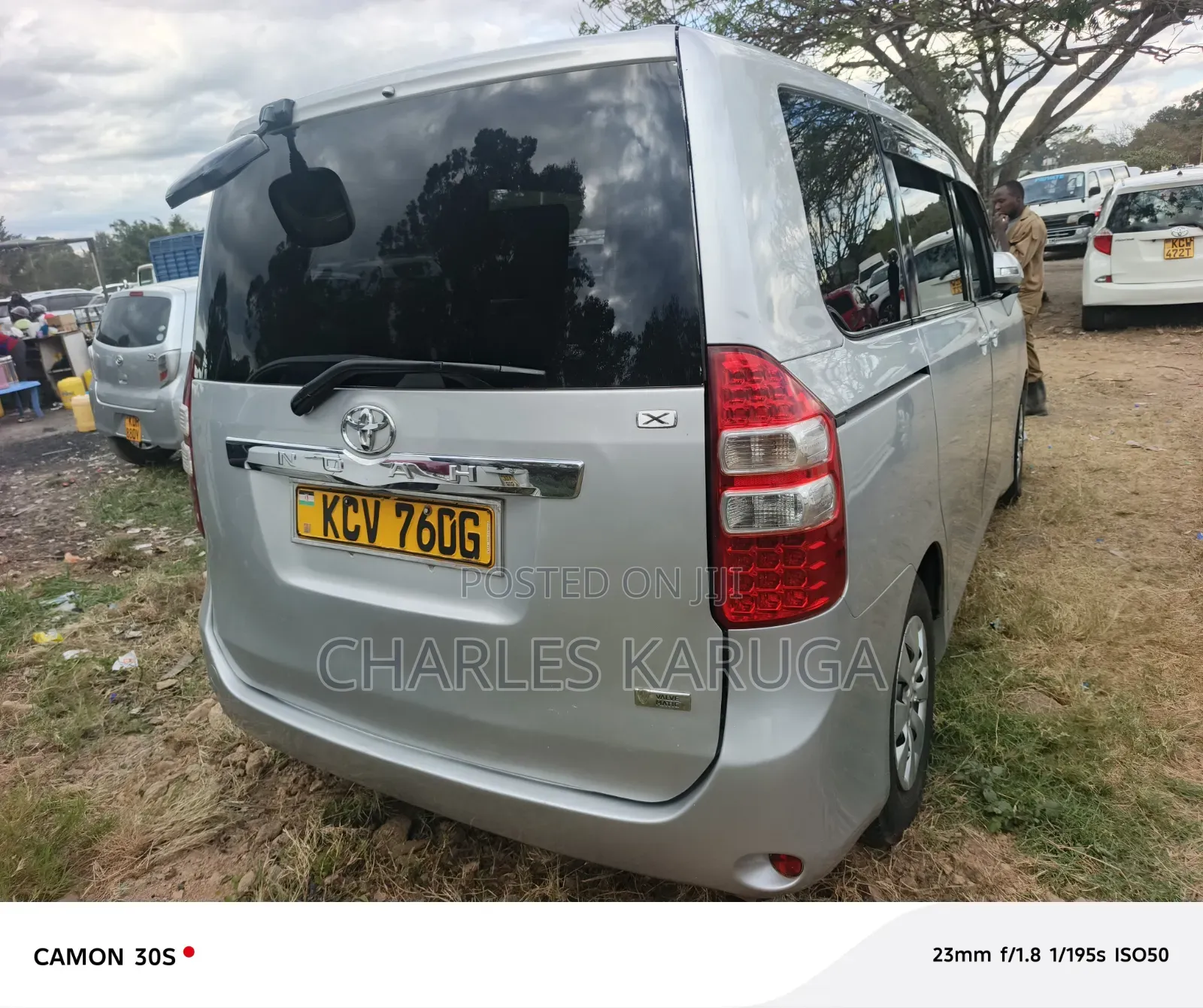 Toyota Noah 2012 Silver
