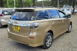 Toyota Wish 2012 Gold