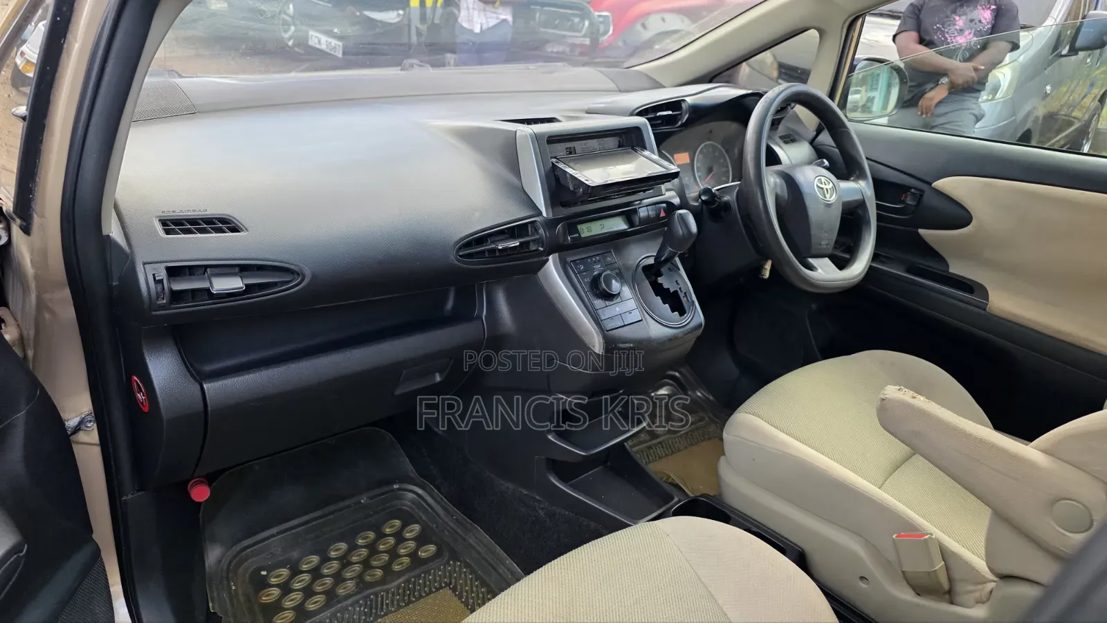 Toyota Wish 2012 Gold