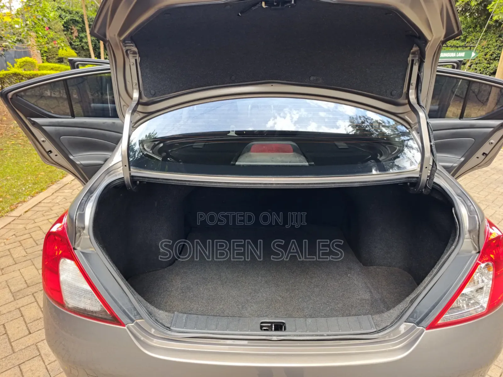 Nissan Latio 1.2 2015 Gray