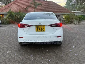 Mazda Axela 2015 White