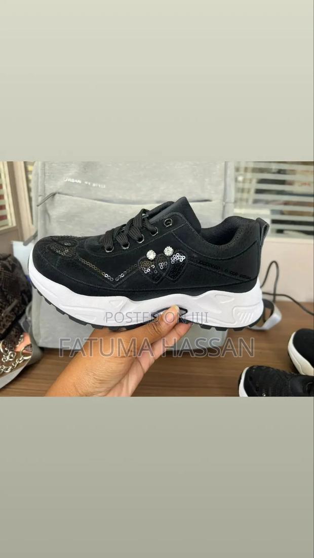 Ladies Sneakers Available - thumbnail 4