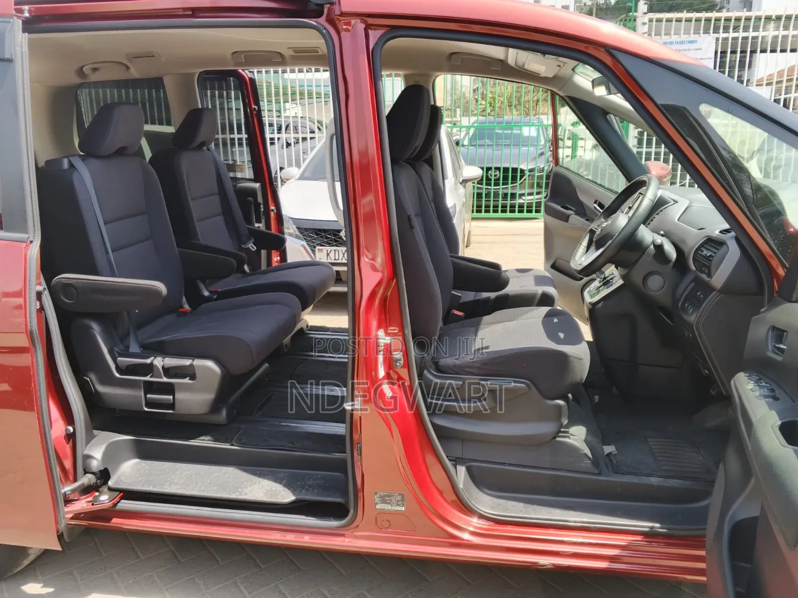 Nissan Serena 2019 Red