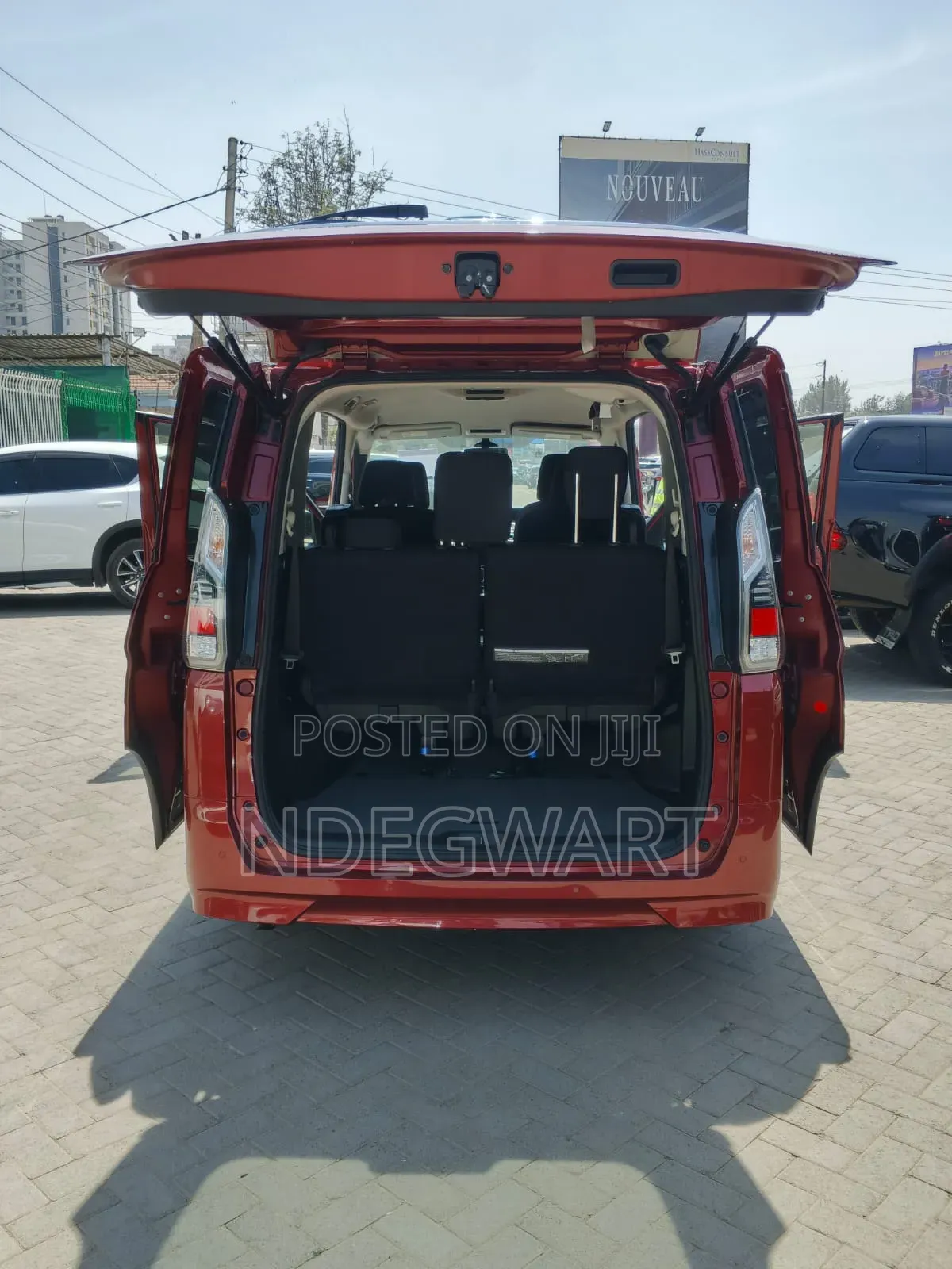 Nissan Serena 2019 Red