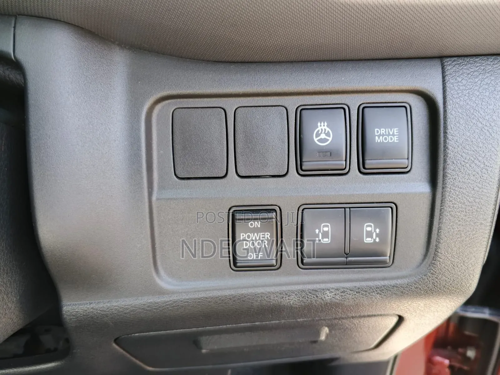 Nissan Serena 2019 Red