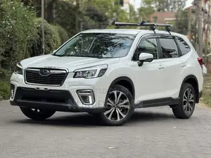 Subaru Forester Premium AWD 2019 White