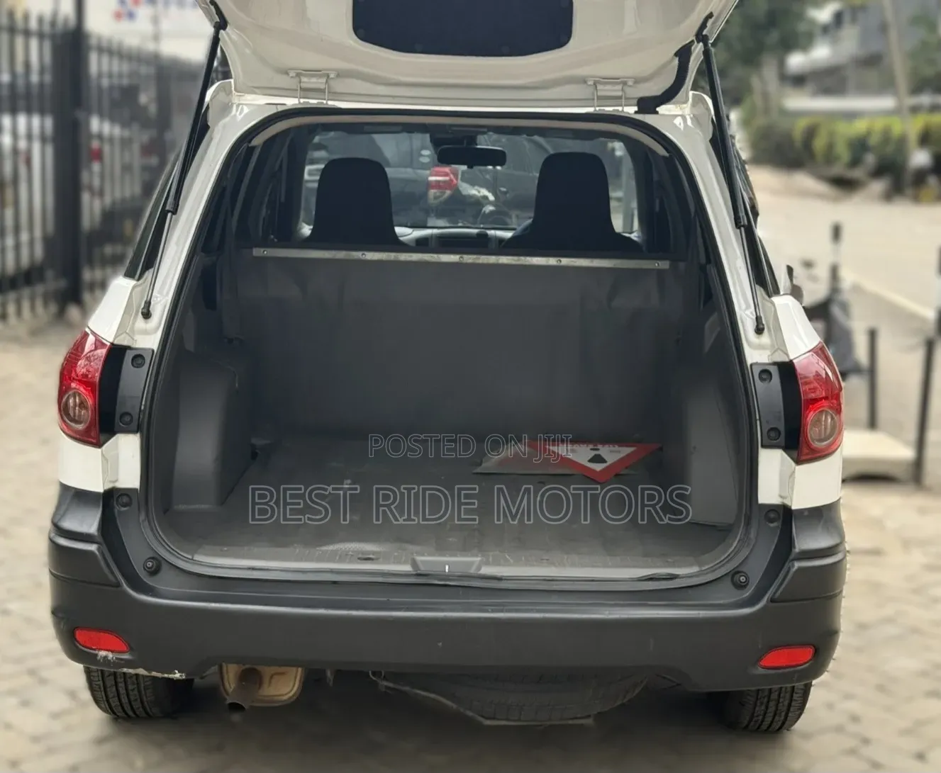 Nissan Advan 2017 White