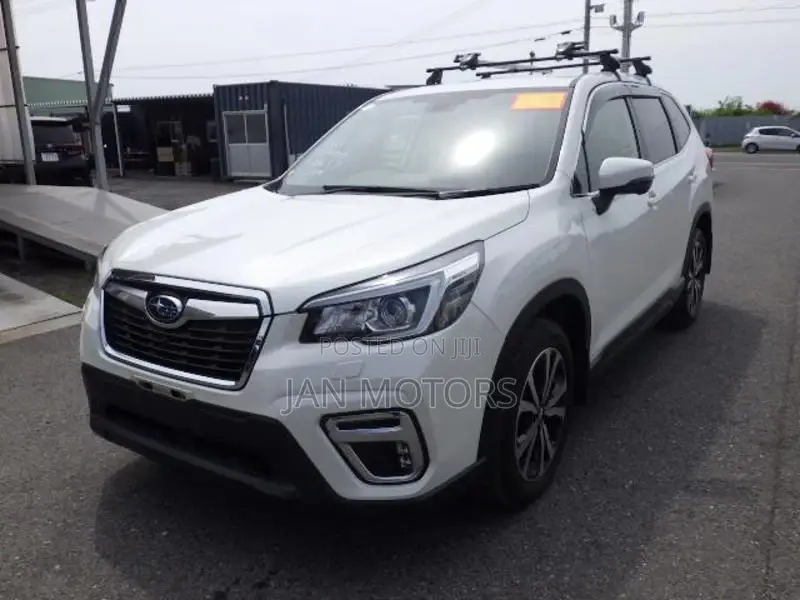 Subaru Forester Premium AWD 2019 White