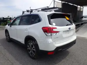Subaru Forester Premium AWD 2019 White