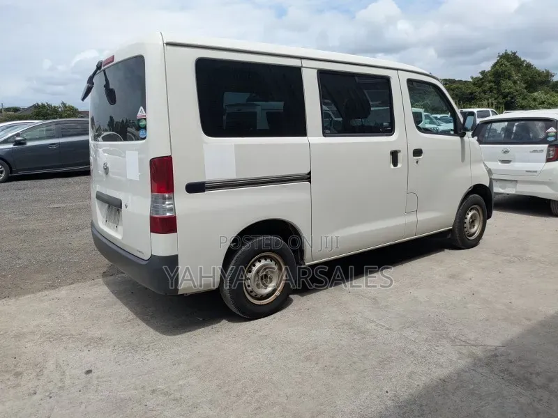 Toyota TownAce 2019 White