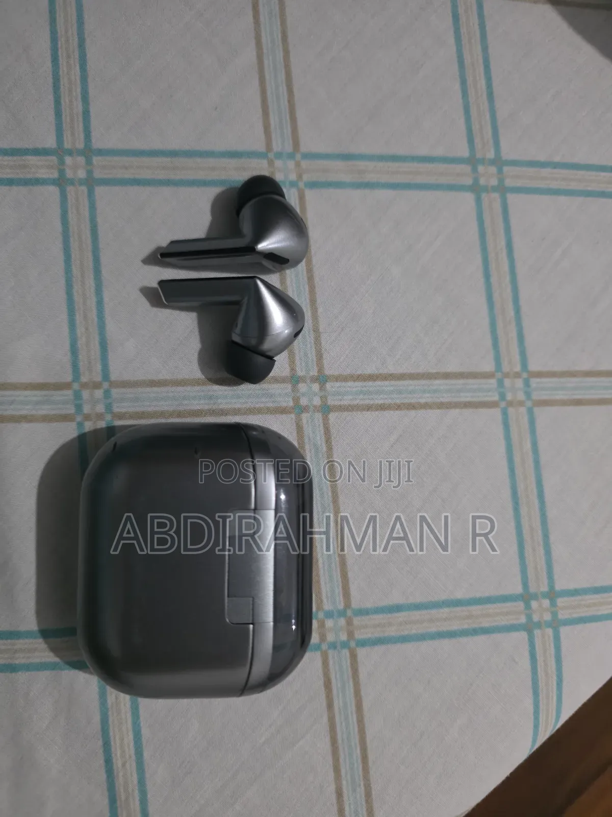 Samsung Galaxy Buds3 Pro, Check Description