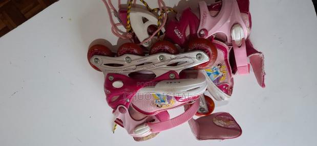 Girls Children Skates Size 31 - 34