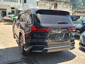Lexus LX 600 2023 Black