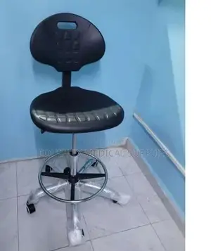 360° Swivel Comfortable Doctor's Stool With Backrest and Armrest