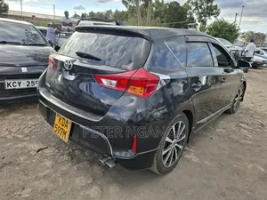Toyota Auris 2013 Black