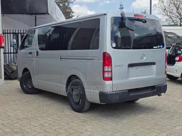 Toyota HiAce 2019 Silver