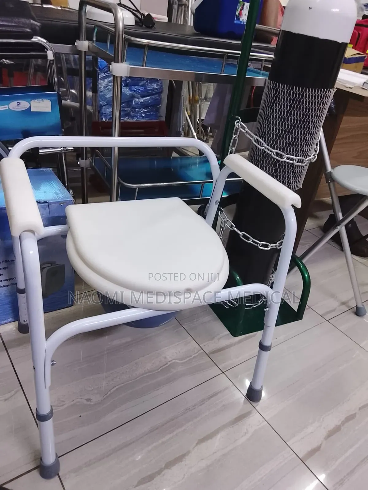 Comfortable, Sturdy, Stable Extra Wide Commode Chair