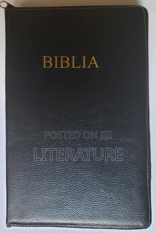 Biblia Takatifu (Kiswahili Holy Bible)–Black Leather-Look Zipper Cover
