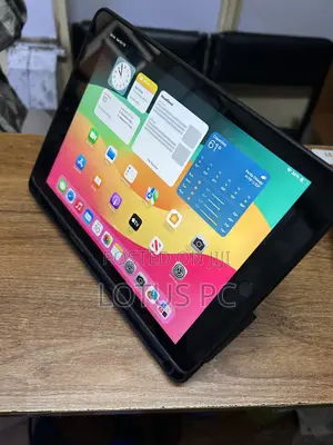 Apple iPad 9.7 128 GB Gray