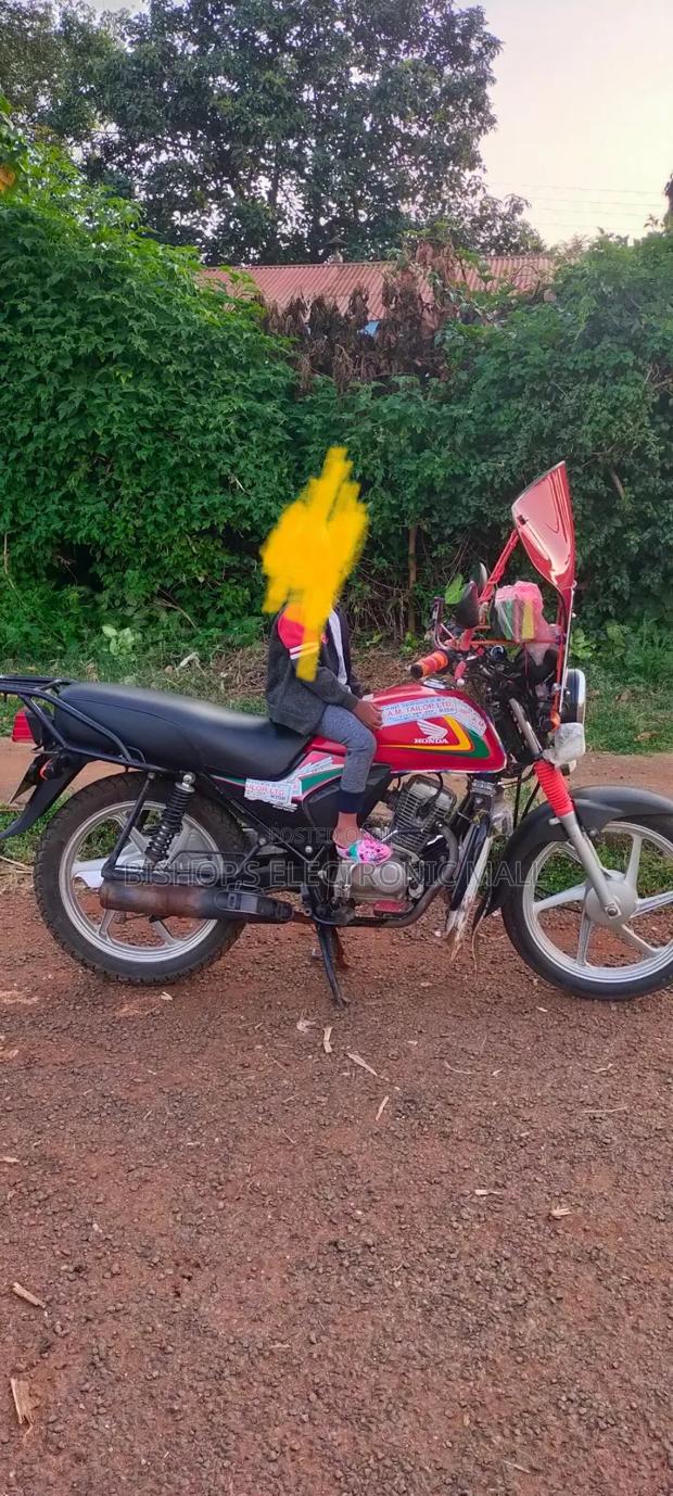 Honda CB 2019 Red - main view