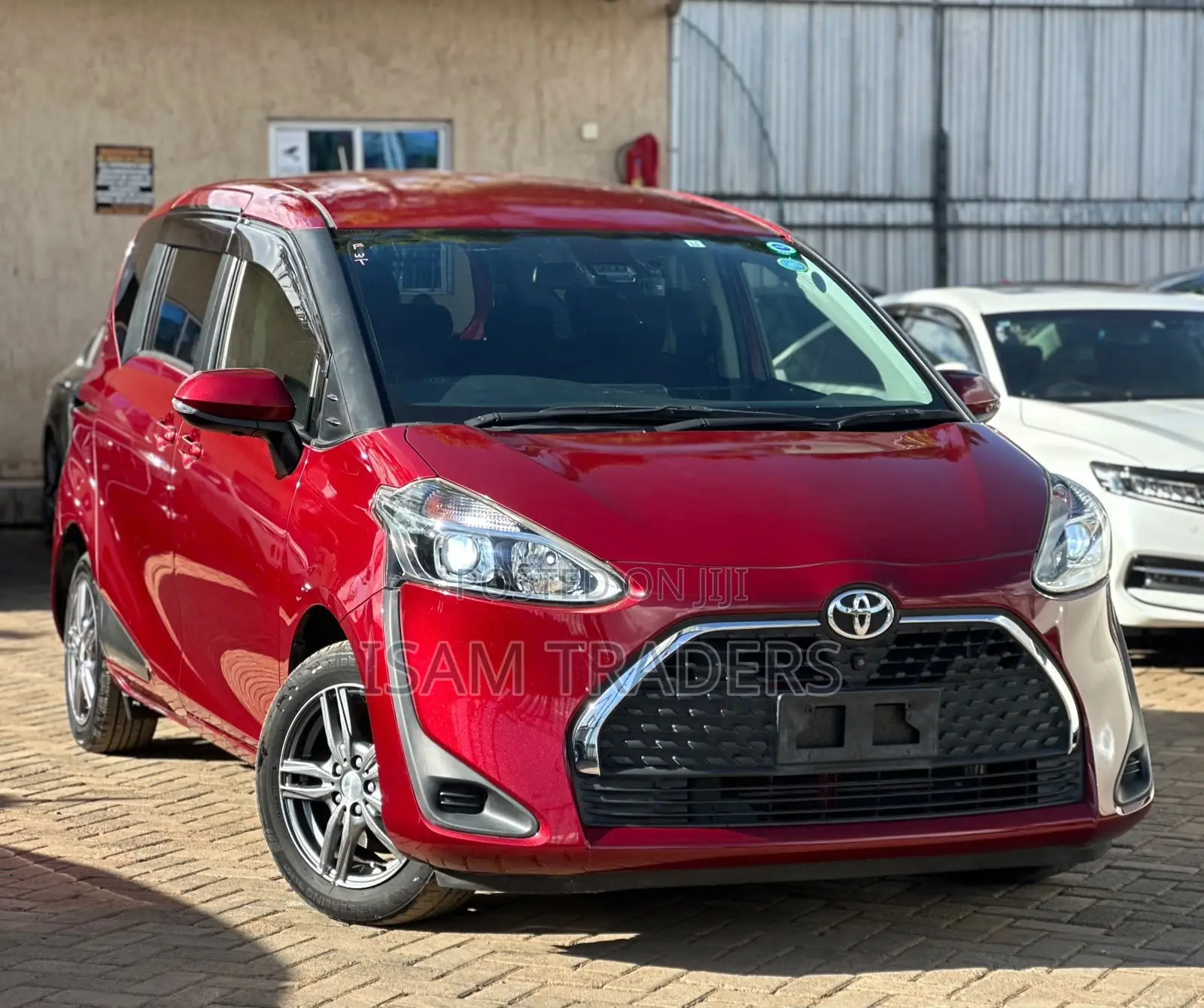 Toyota Sienta 1.5 FWD 2019 Red